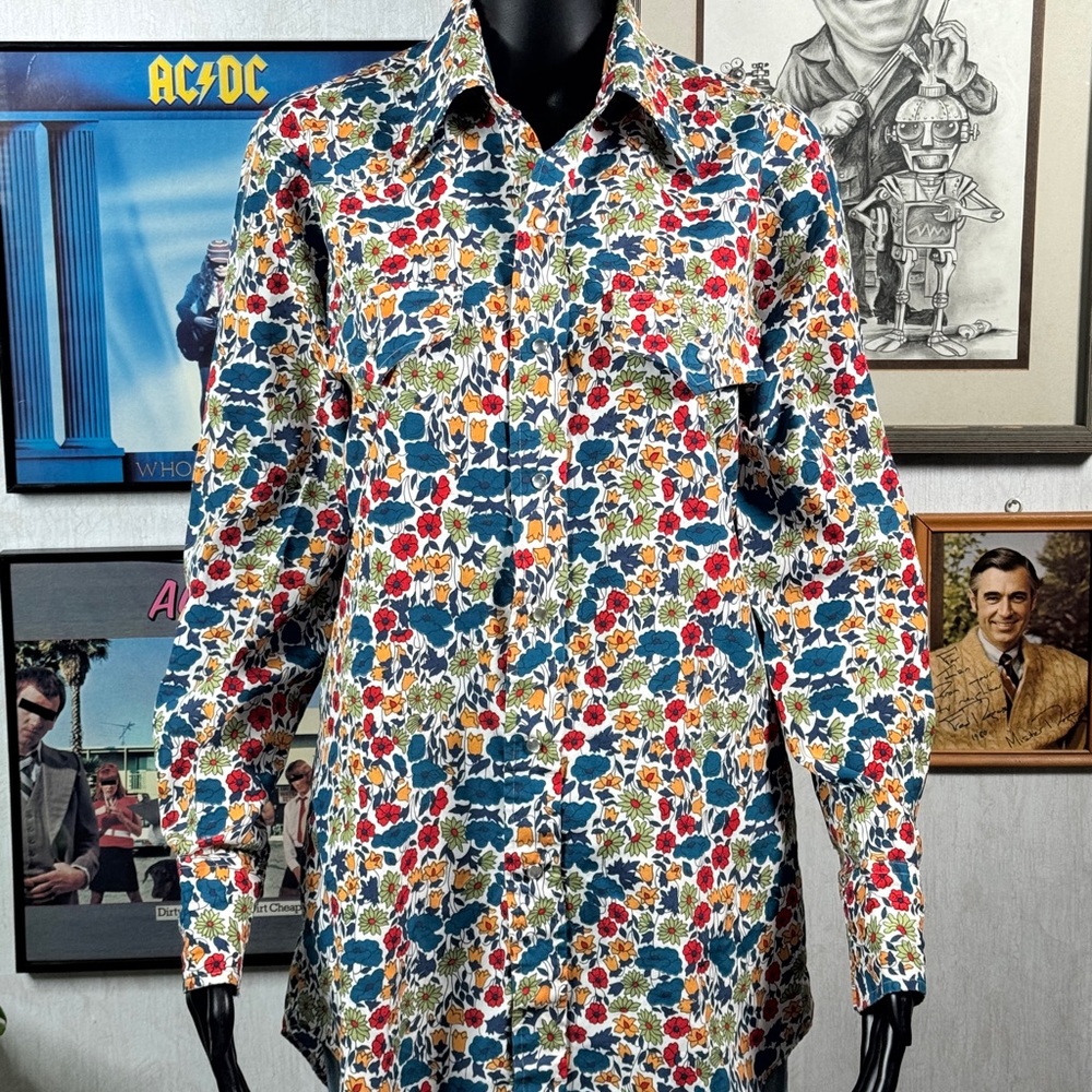 Vintage Floral Button-Down Shirt | Retro 70s Style Flower Print | Long Sleeve